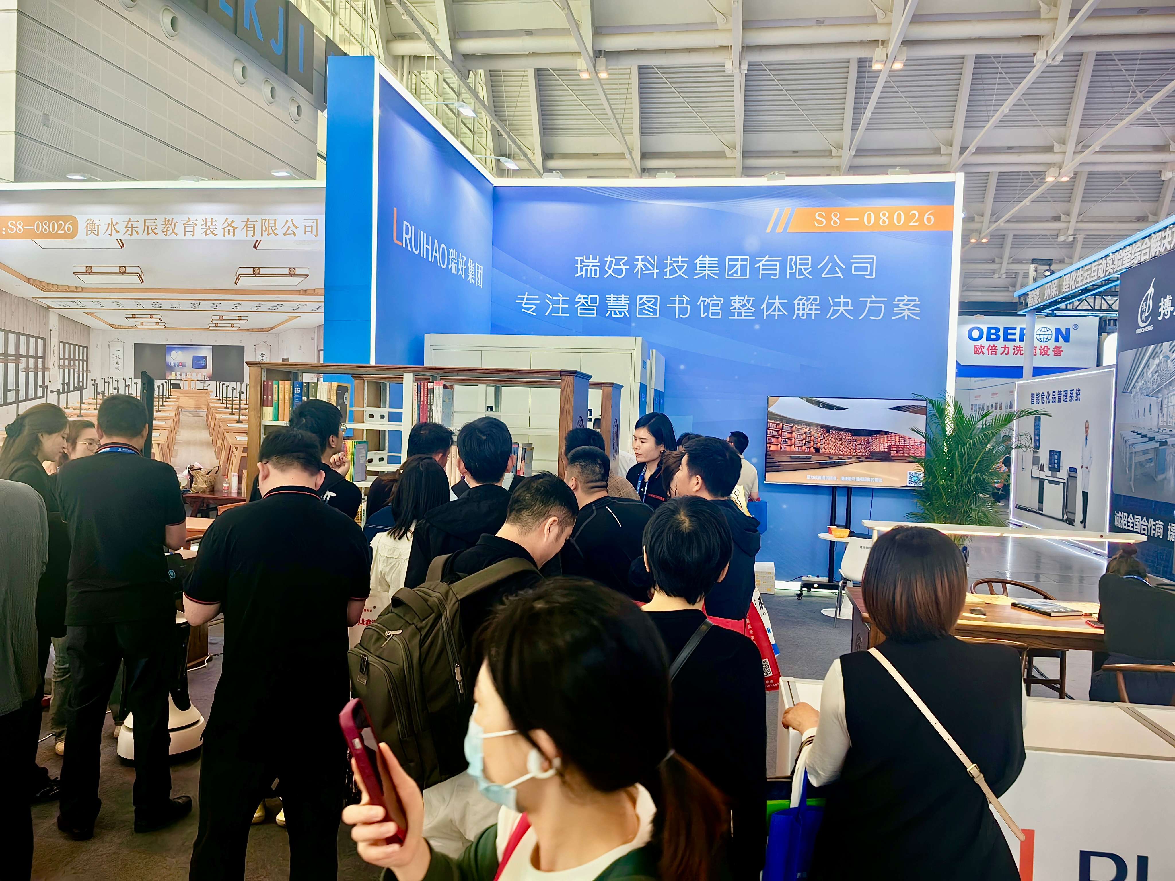 【展會(huì)收官 | 感恩同行】瑞好集團(tuán)教裝展現(xiàn)場(chǎng)紀(jì)實(shí)：用專(zhuān)注與真誠(chéng)收獲信任